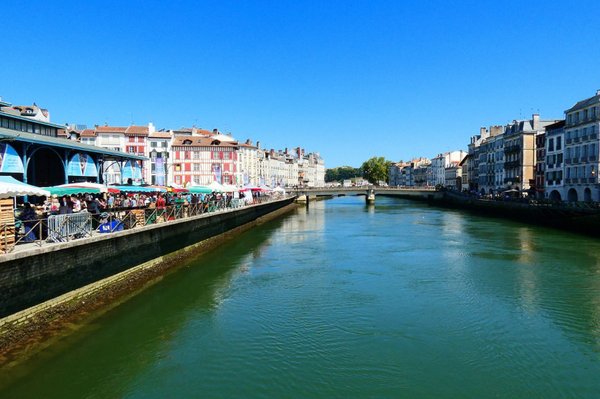 Découvrez 3 sublimes biens en vente au Bouscat